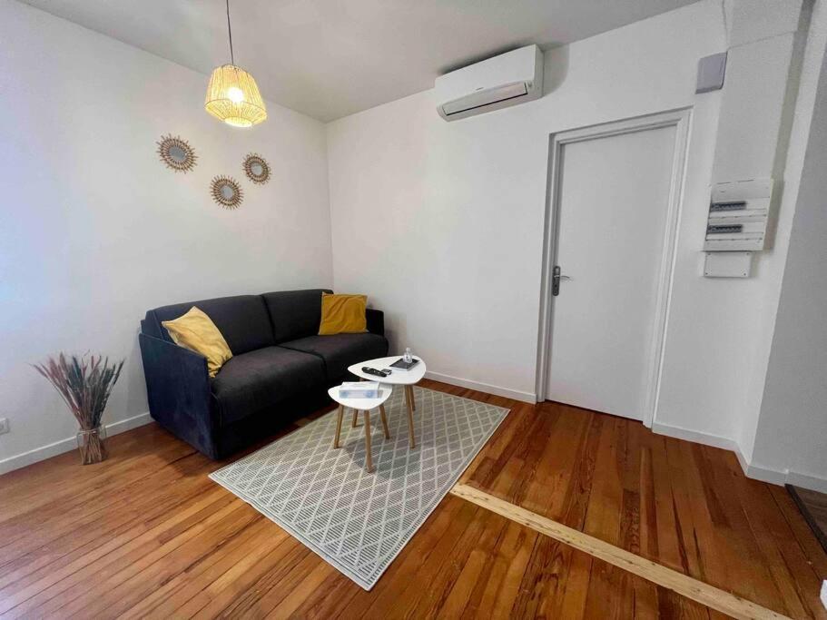 Appartement Climatise 4 Personnes / Centre-Ville 贝桑松 外观 照片